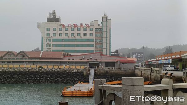 ▲▼怪霧擾金門，2日下午小三通宣佈停航             。（圖／記者林名揚翻攝）