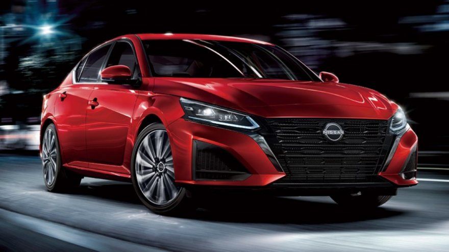 ▲Nissan神秘的轎跑房車現身測試！鎖定中型房車級距。（圖／翻攝自《en.haberler.com》）