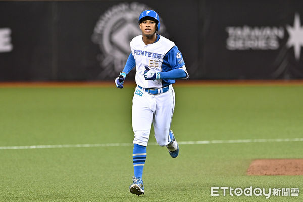 ▲▼日職北海道日本火腿鬥士隊2025台灣交流賽，萬波中正。（圖／記者李毓康攝）