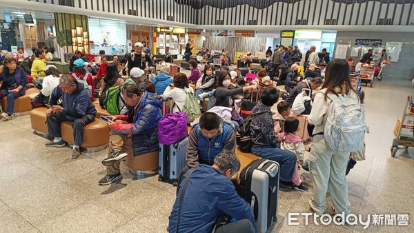 ▲▼金門機場班機延誤。（圖／記者林名揚翻攝）