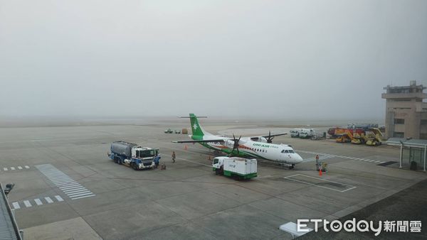 ▲▼金門機場班機延誤。（圖／記者林名揚翻攝）