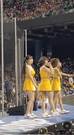 ▲▼邊荷律峮峮。（圖／翻攝自Threads）