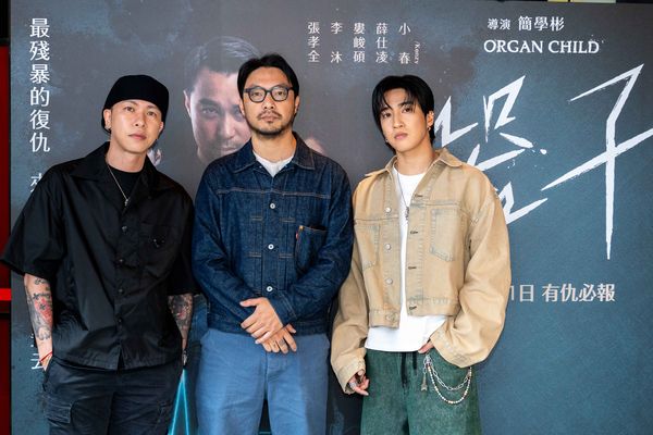 ▲《器子》簽售會，（左起）小春、導演簡學彬、婁峻碩。（圖／華映娛樂提供）