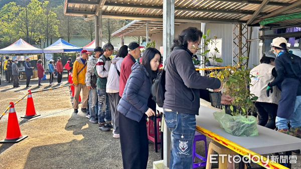 ▲基隆七堵苗圃3張發票換樹苗。（圖／記者郭世賢翻攝）