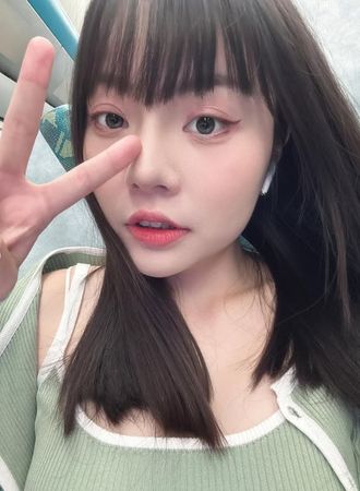 ▲超直白陰唇留前男友冰箱被丟。（圖／翻攝自超直白IG）