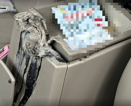 ▲彰化線西鄉轎車行進中車內打火機突竄火。（圖／消防局提供）