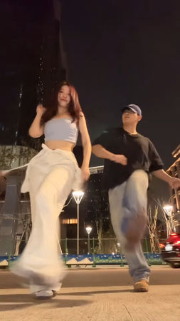 ▲▼ 《換乘》東鎮、多惠來台路邊辣舞！　台粉認出「熟悉工地」：中山區。（圖／翻攝自多惠IG）