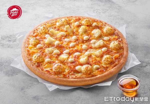 ▲▼必勝客「超濃五重起司比薩」回歸，加碼推出「火辣蜂蜜系列」。（圖／業者提供）