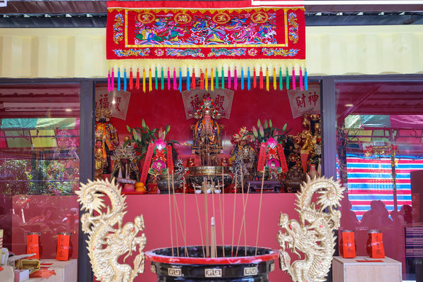 ▲▼頭城玄德宮泡麵土地公，頭城拜拜免費吃泡麵。（圖／部落客陳小可授權提供）