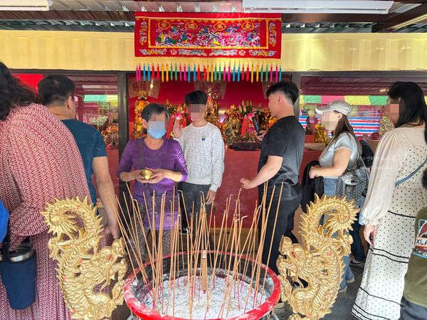 ▲▼頭城玄德宮泡麵土地公，頭城拜拜免費吃泡麵。（圖／部落客陳小可授權提供）