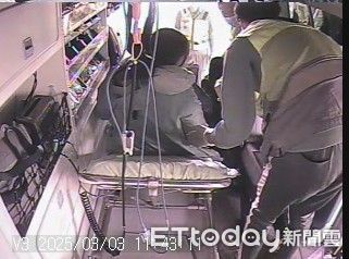 ▲女性山友攀登可樂可樂安山時，右腳腫脹無法行走，獲空勤直升機成功救援。（圖／記者高堂堯翻攝，下同）