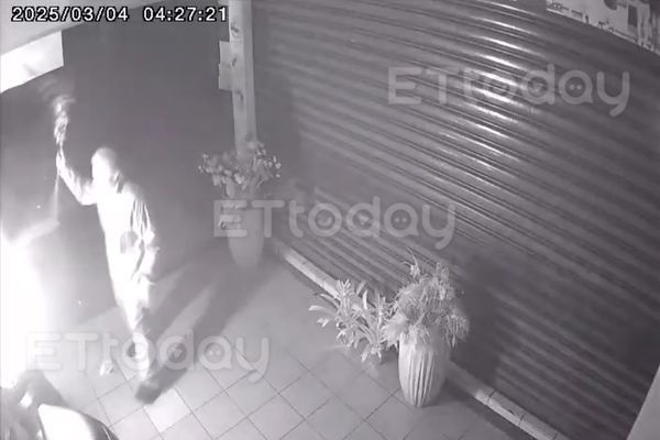 ▲▼獨／台中「法國麵包名店」遭縱火！員工機車燒毀　涉案男徒步跑了。（圖／記者許權毅攝）