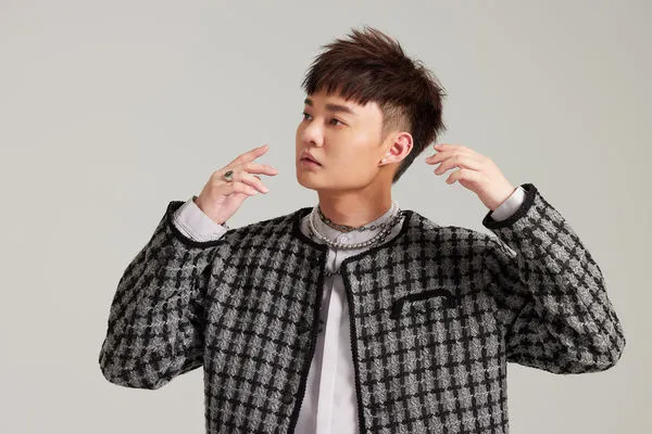 ▲▼歌王許富凱宣布母親節重磅大禮　。（圖／何樂音樂、寬宏藝術提供）