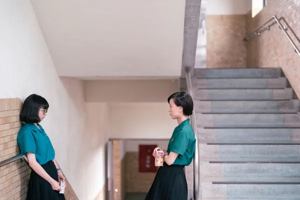 ▲《夜校女生》票房開紅盤，導演跑映後意外受傷。（圖／興揚電影提供）