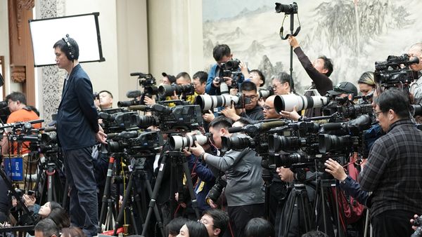 ▲▼大陸全國人大新聞發布會,記者會。（圖／翻攝新華社）