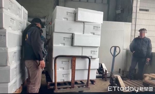 ▲▼警方找到還沒銷贓的水產品             。（圖／記者陳以昇翻攝）