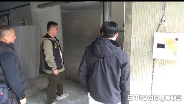 ▲▼警方找到還沒銷贓的水產品             。（圖／記者陳以昇翻攝）