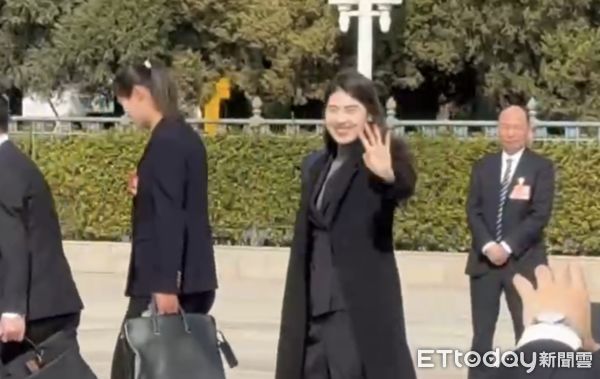 ▲大陸「蝶后」張雨霏以人大代表的身份出席2025全國兩會。（圖／記者任以芳攝）