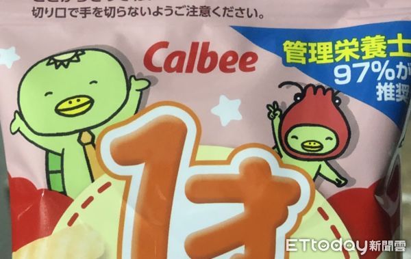 CALBEE幼兒蝦味條四連重金屬超標。（圖／食藥署提供）