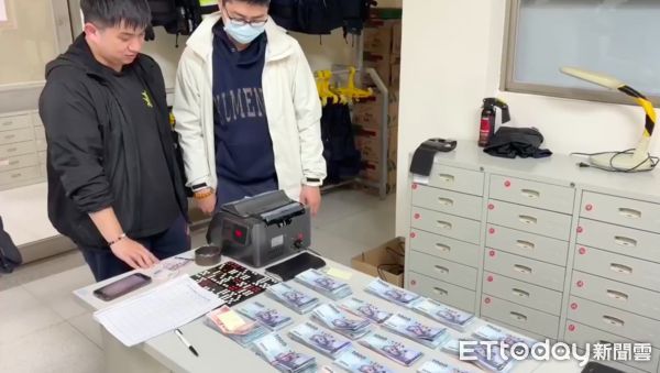 ▲▼警方衝入賭場喝令賭客不要動！起獲賭資90多萬元，逮捕負責人及賭客等19人             。（圖／記者陳以昇翻攝）