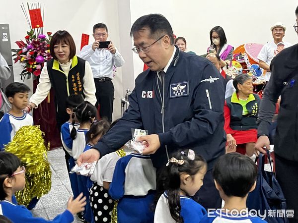 ▲台南北區公園里活動中心4日舉行耐震補強工程完工典禮，市長黃偉哲到場主持，盼提供市民更安全活動環境。（圖／記者林東良翻攝，下同）