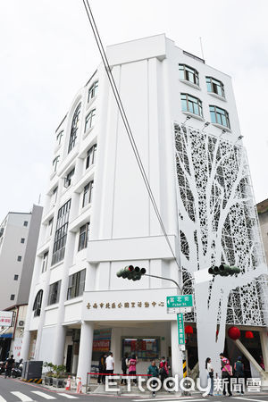 ▲台南北區公園里活動中心4日舉行耐震補強工程完工典禮，市長黃偉哲到場主持，盼提供市民更安全活動環境。（圖／記者林東良翻攝，下同）