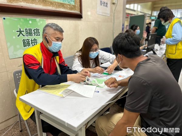 ▲國民健康署自今年起放寬癌症篩檢與成人健檢的對象，竹山秀傳醫院也為民眾加開整合性篩檢的場次。（圖／記者高堂堯翻攝，下同）