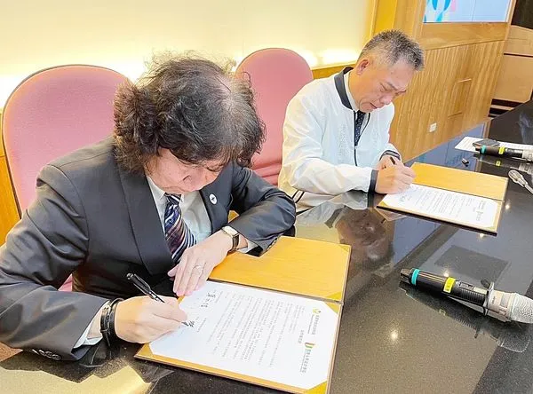 ▲桃園市消防局今天與銘傳大學設計學院簽署合作備忘錄，未來將攜手推動無人機技術。（圖／桃園市消防局提供）