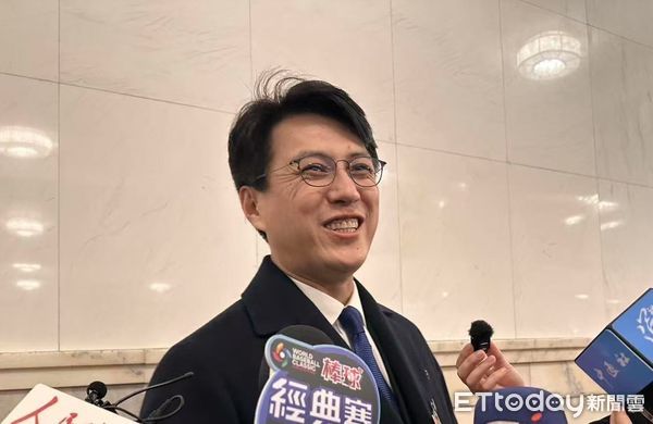 ▲▼ 2025政協開幕、大陸政協代表、靳東、甄子丹            。（圖／記者任以芳攝）