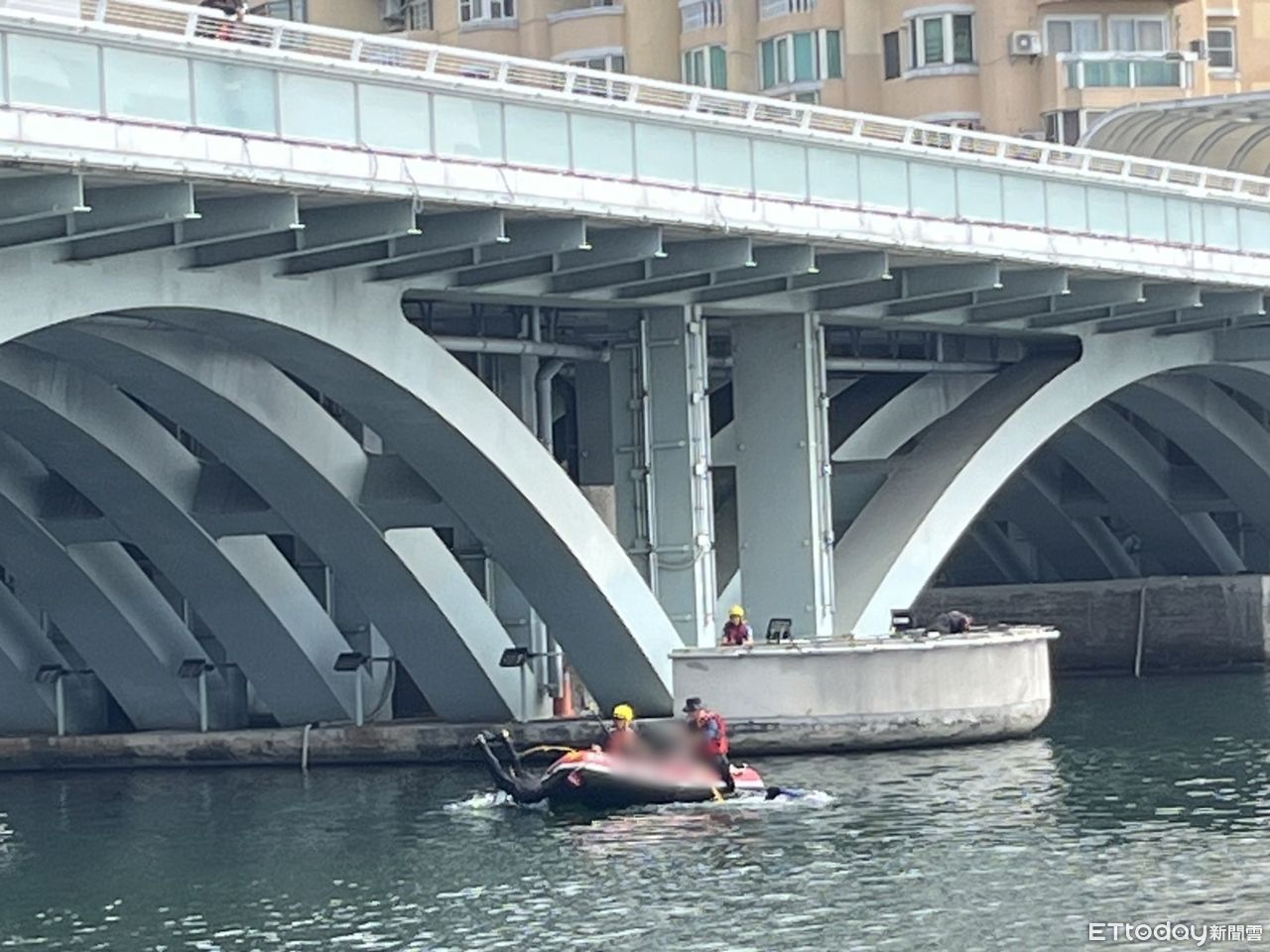 快訊／高雄流行音樂中心旁女子落海！警消急救援　尋獲已明顯死亡 | ETtoday社會新聞 | ETtoday新聞雲