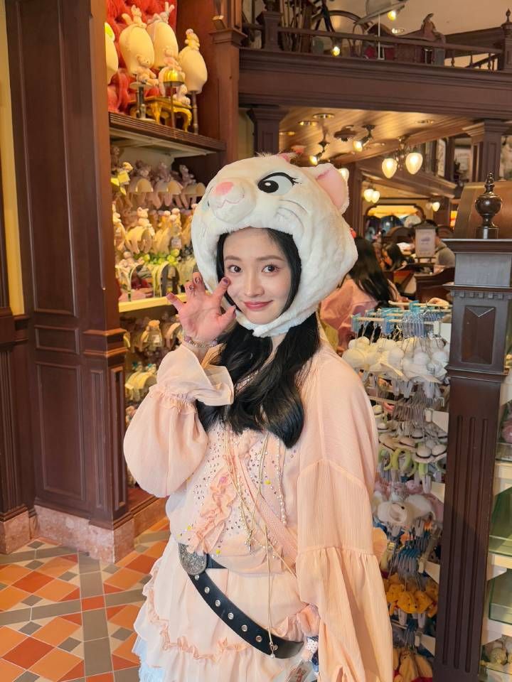 ▲▼周潔瓊、奧斯卡。（圖／翻攝自微博／周潔瓊JIE、奧斯卡_OzcarWang）