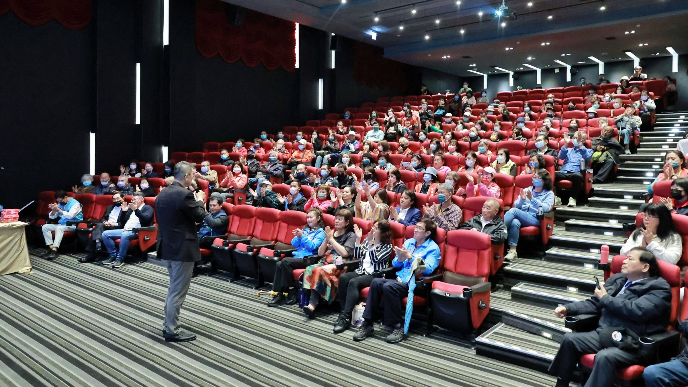 ▲基隆市政大步向前 謝國樑安樂區說明會。（圖／記者郭世賢翻攝）