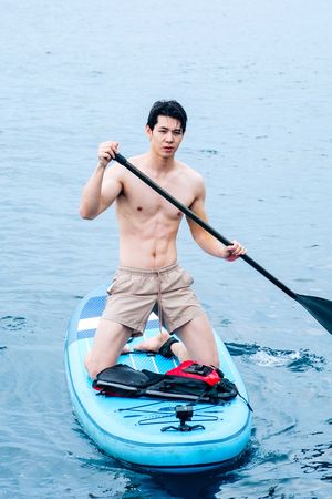 ▲▼夏于喬擔任台灣首個BL實境節目《戀愛Casting》姨母團成員之一 。（圖／轉高高娛樂提供）