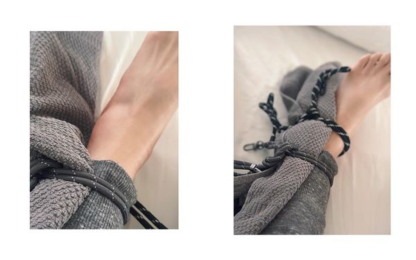 ▲夏于喬用手機背帶綁著冰袋冰敷腳踝。（圖／翻攝自Facebook／夏于喬（喬喬））