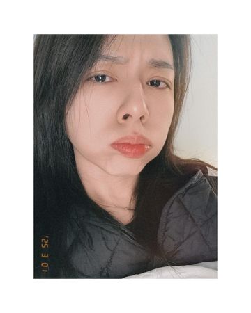 ▲夏于喬從樓梯上滾了下來，當場痛到淚流不止。。（圖／翻攝自Facebook／夏于喬（喬喬））