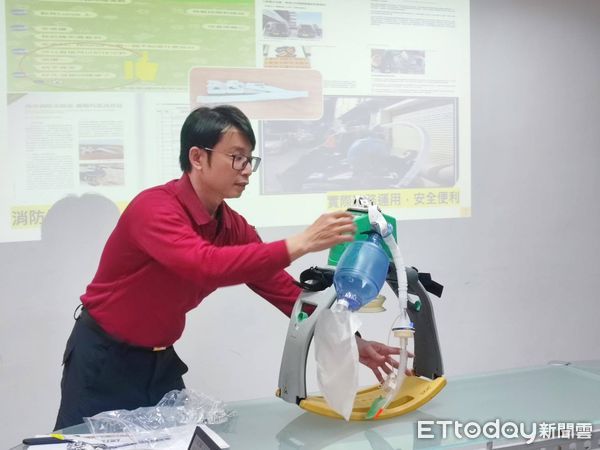 ▲台南市研考會辦理「台南市政府及所屬機關學校2024年創新提案競賽」，並於4日舉行頒獎典禮，由祕書長方進呈主持，向獲獎團隊表達肯定與嘉勉。（圖／記者林東良翻攝，下同）