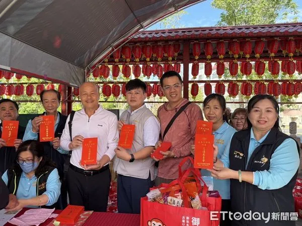 ▲▼    嘉市府與文財殿合作「文通佇嘉‧送愛到家」生活扶助計畫 114年為130戶送暖 。（圖／嘉義市政府提供）