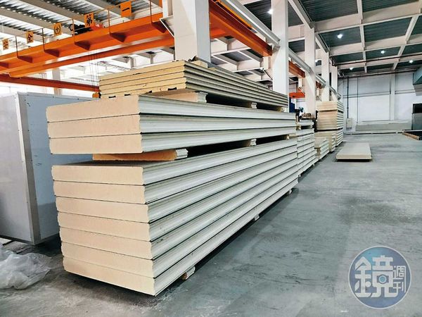 庫板是重要隔間建材，運用廣泛，營建署卻未有效管理。（林慶祥攝）