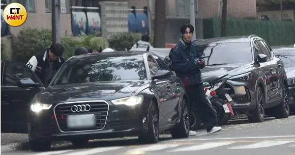 宏荳戀3週年1／黃宏軒被直擊連兩日進荳荳香閨　疑似同居ING