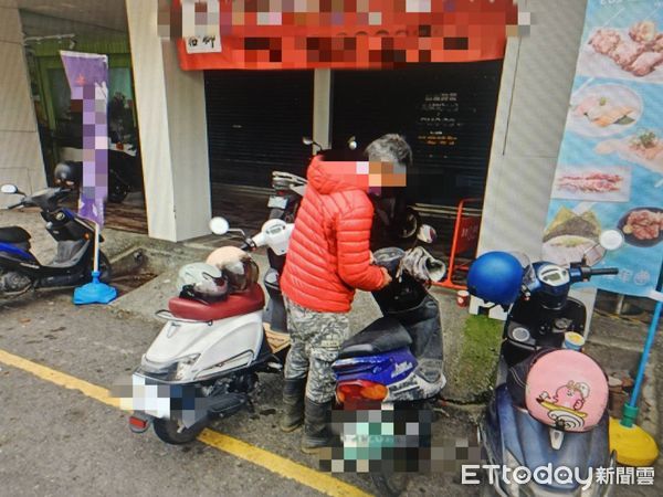 ▲東港警分局東濱派出所所長吳東儒、警員蘇子煌找到王婦及機車             。（圖／記者陳崑福翻攝）