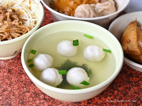 ▲▼阿姐鮮蝦大餛飩｜脆上人氣美食再一間！一週吃上好幾回的隱藏版麵店，不吃辣招牌辣醬麵別輕易嘗試！。（圖／部落客糖糖授權提供）