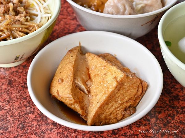 ▲▼阿姐鮮蝦大餛飩｜脆上人氣美食再一間！一週吃上好幾回的隱藏版麵店，不吃辣招牌辣醬麵別輕易嘗試！。（圖／部落客糖糖授權提供）