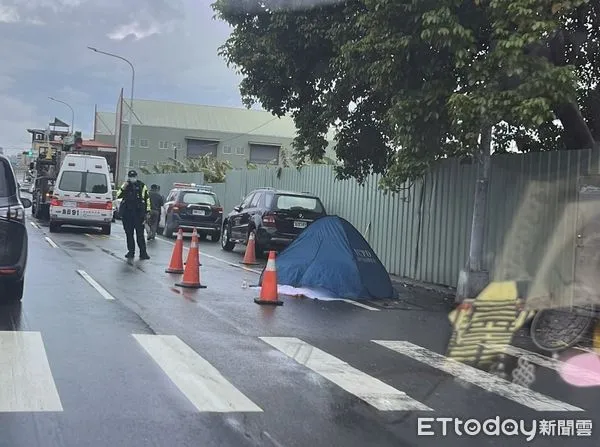 ▲▼大貨車右轉輾斃女騎士，駕駛被依過失致死罪嫌送辦。（圖／民眾提供，下同）