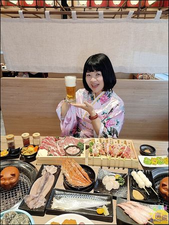 ▲▼築崎燒串放題|台中烤串燒肉吃到飽588元起!軌道車送餐+豐盛自助吧超過百種食材還有免費和服穿搭。（圖／部落客商妮授權提供）