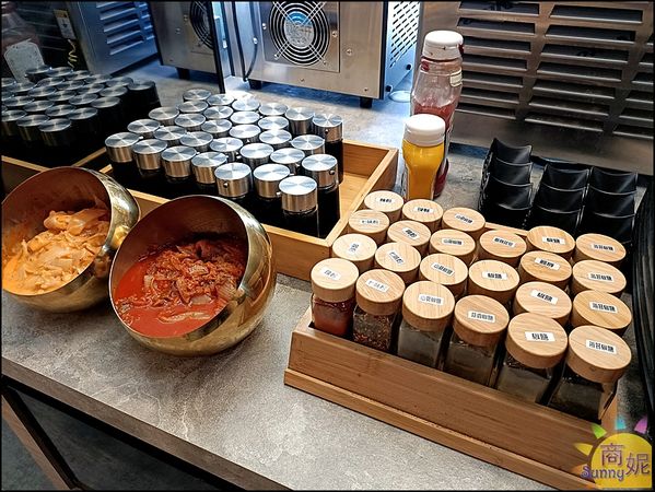 ▲▼築崎燒串放題|台中烤串燒肉吃到飽588元起!軌道車送餐+豐盛自助吧超過百種食材還有免費和服穿搭。（圖／部落客商妮授權提供）