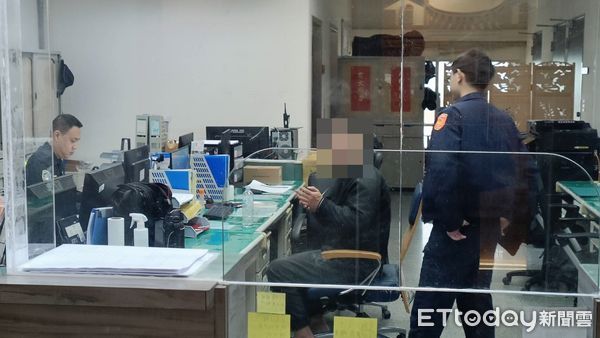 ▲▼醉男大鬧金門機場。（圖／記者林名揚翻攝）