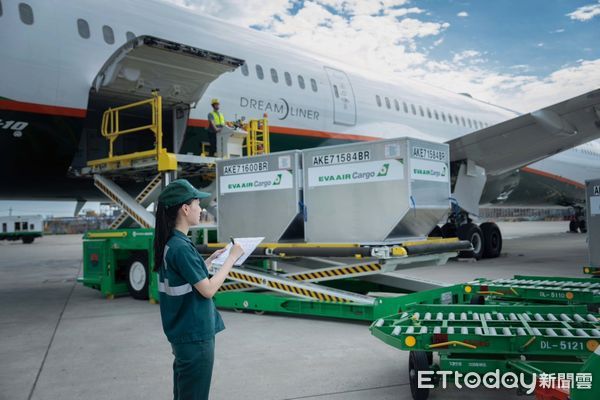▲▼長榮航空推動貨運數位化，完成國際航空運輸協會IATA ONE Record標準的試行。（圖／長榮航空提供）