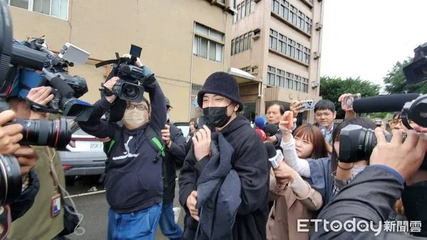 ▲▼王大陸500萬交保現身             。（圖／記者黃彥傑攝）