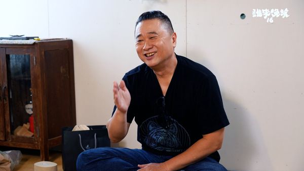 ▲▼邰智源拜訪低物慾的陶瓷創作者阿維一家 。（圖／公視提供）