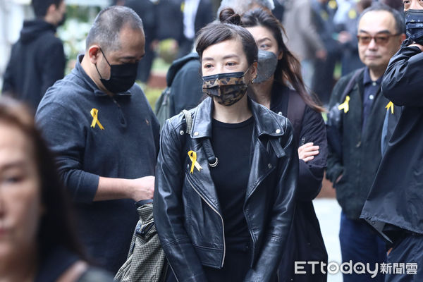 ▲路嘉怡出席張震母親告別式。（圖／記者林敬旻攝）